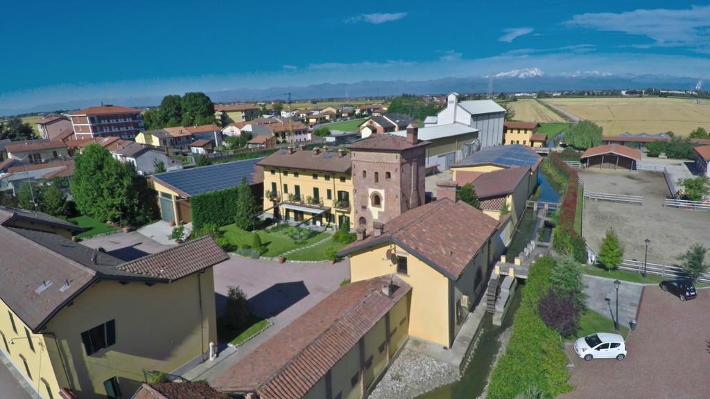 La Torre Dei Canonici Lumellogno Exteriör bild